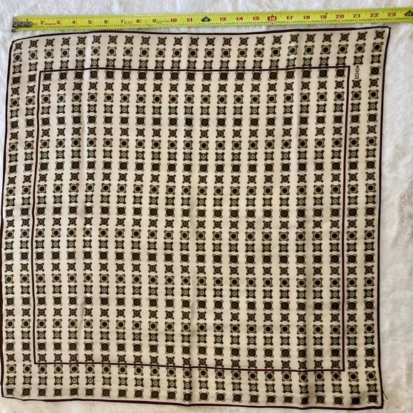 ECHO signed vintage scarf, Chinon/Silk, EUC - Picture 8 of 9